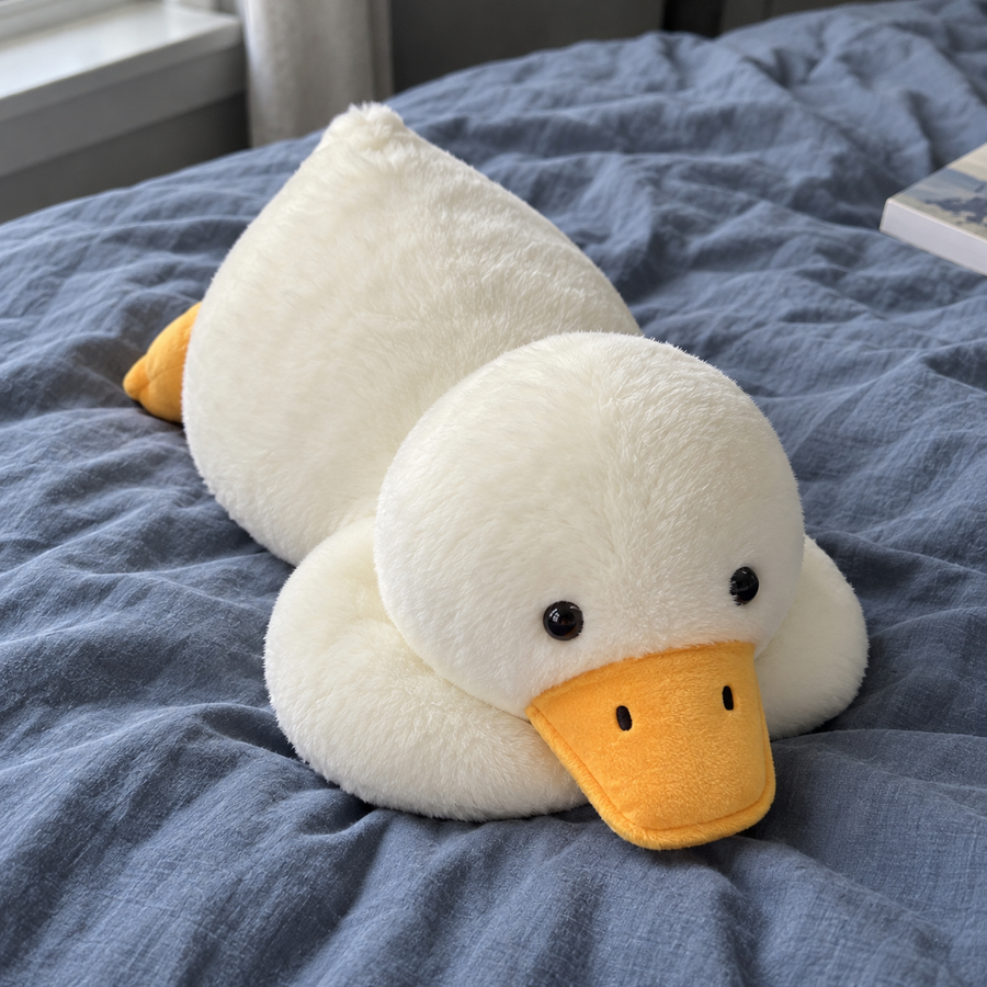 Lying white duck · 25cm in a lived-in room